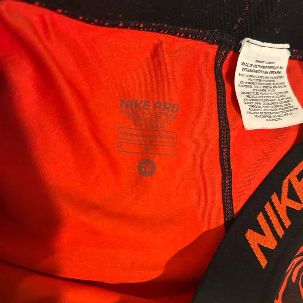 Nike Pro Compression Shorts Youth Medium Red Black Athletic Training 2” Inseam